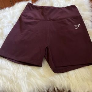 Gym shark dreamy shorts in berry red size medium